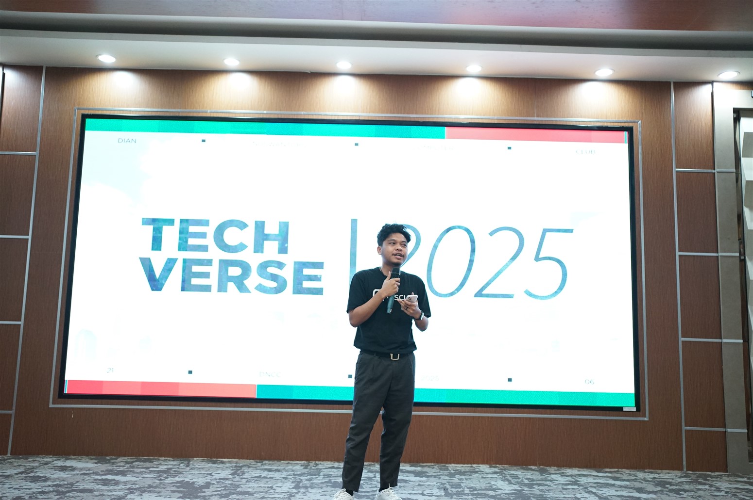 Penyampaian materi dari Qiscus